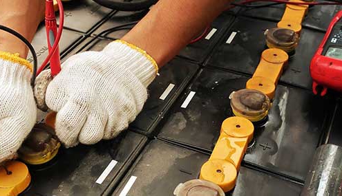 علائم خرابی باطری لیفتراک